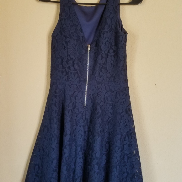 Dress - Picture 4 of 4